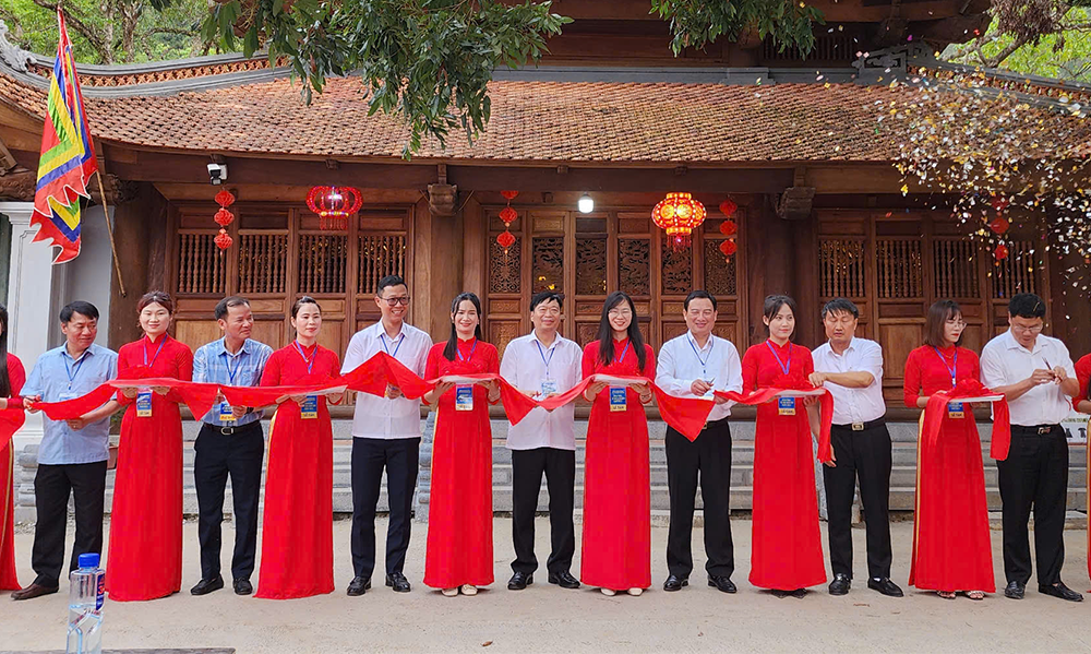 Khai hội đền Suối Mỡ (Bắc Giang)